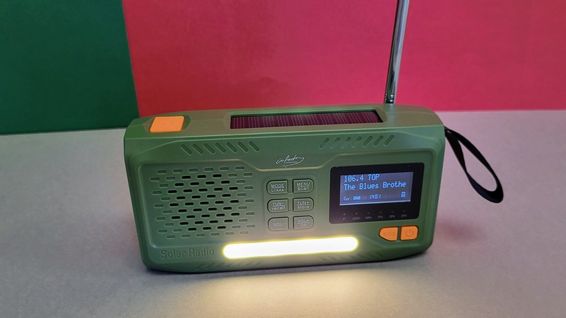 Infactory Mobiles DAB+ Kurbelradio (ZX-3473-919)