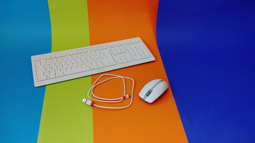 Das USB-A auf USb-C-Kabel übernimmt das Design des Keyboards. Ein nettes Detail. 