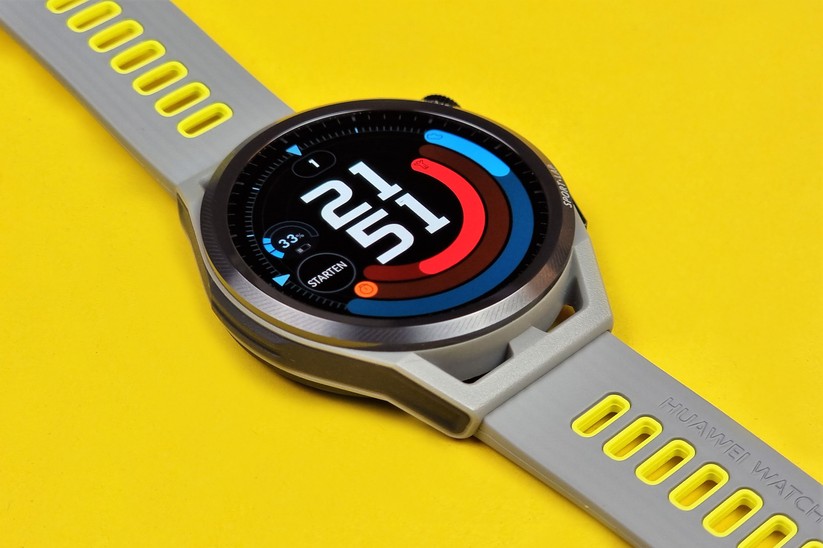 Huawei Watch GT Runner: Wie auf der Apple Watch zeigen kreisförmige Diagramme an, wie weit man noch von den persönlichen Tageszielen entfernt ist.