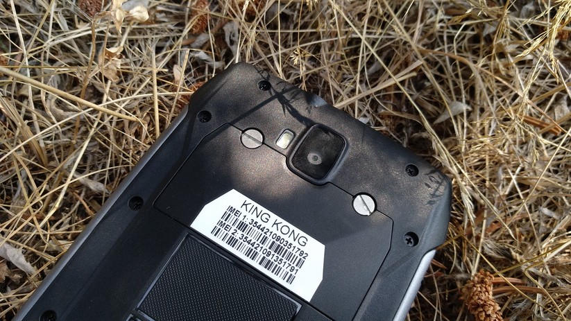 Die Hauptkamera löst nur 8 Megapixel auf.