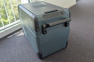Kompakte Kompressor-Kühlbox mit App & Gefrierfunktion: Dometic CFX2 28 im Test