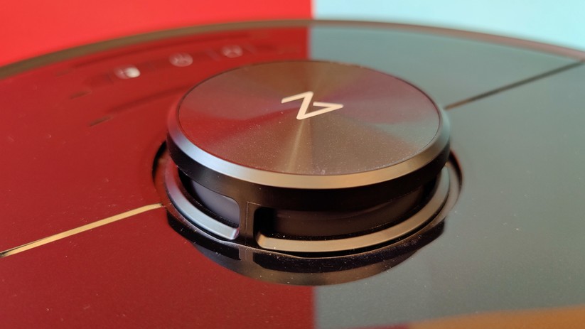 Die normale Navigation ist dank Laser (hier der Turm mit Stoßsensoren) hervorragend