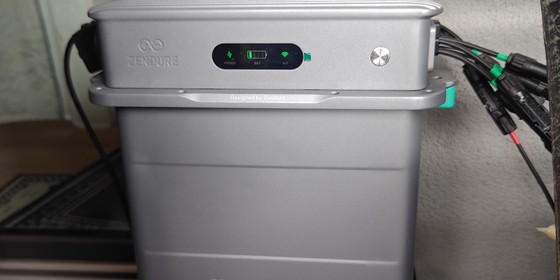 Zendure Solarflow 800 Pro mit integrierter 1,92-kWh-Batterie und vier MPP-Tracker