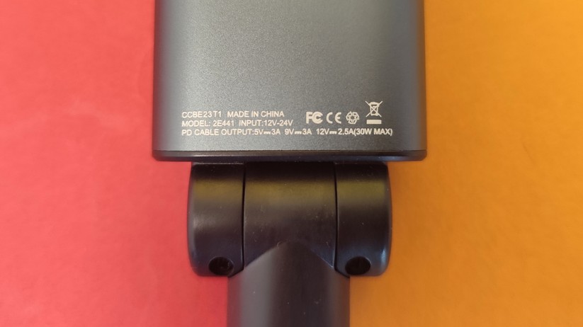 Das USB-Ladegerät Lisen 57 W für den Zigarettenanzünder