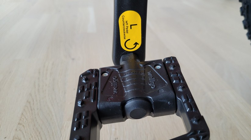  Faltbares E-Fatbike mit Doppelfederung und ergonomischer Sitzposition
