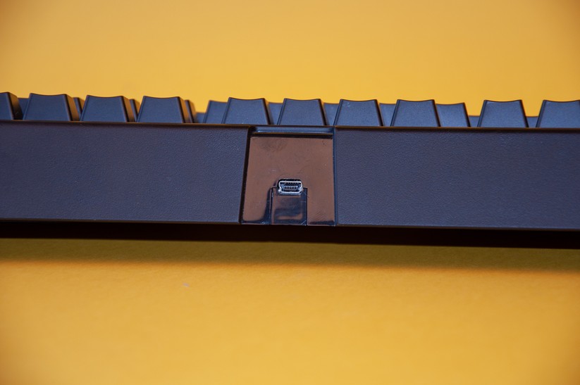 Das USB-Kabel lässt sich komplett abnehmen. 