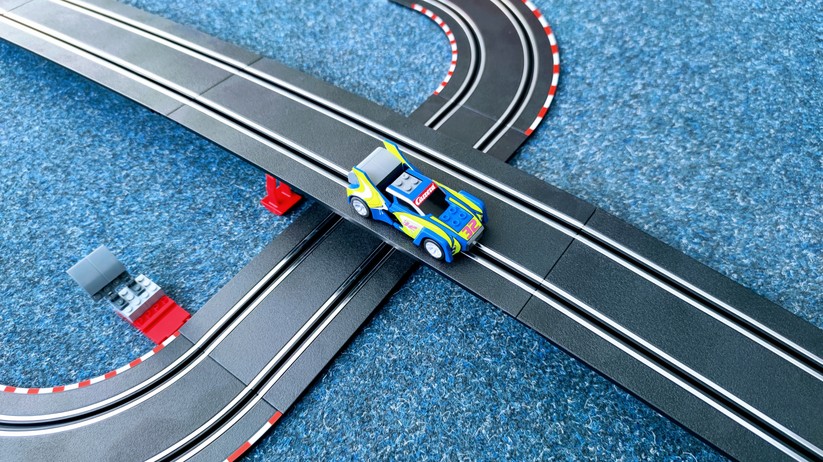 Carrera GO!!! Build 'n Race
