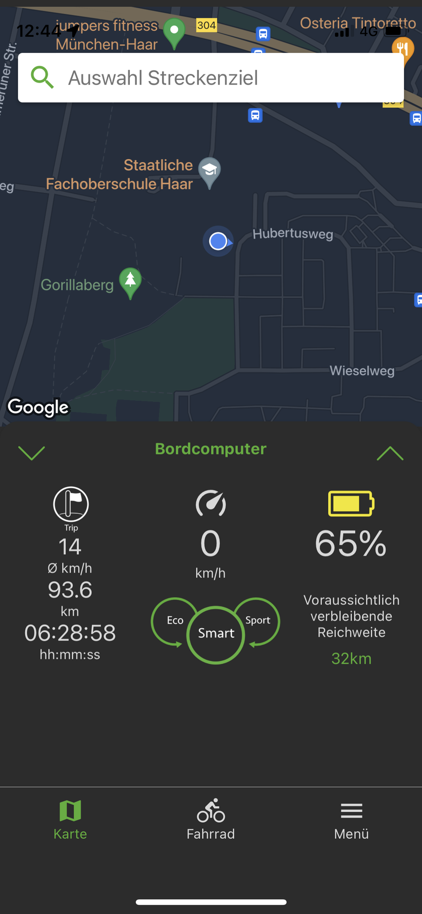 Sie bietet zudem einen Nachtmodus und hat Google Maps integriert.