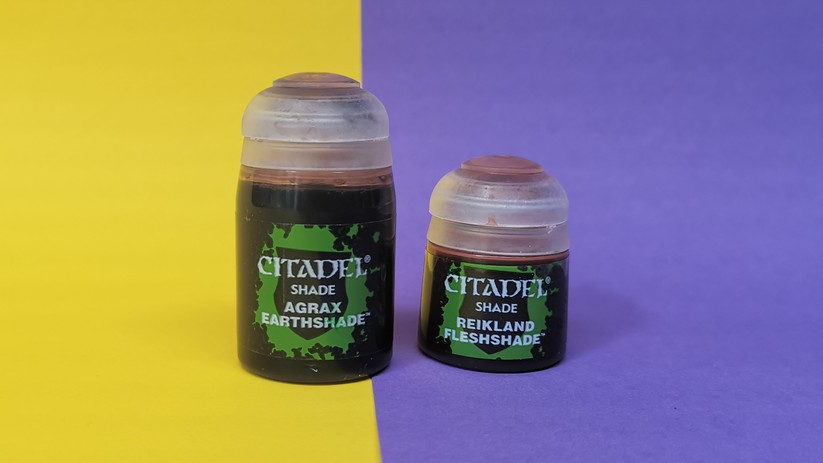 Schattierungen sind spezielle Farben, die in Vertiefungen laufen und für plastische Effekte sorgen. 