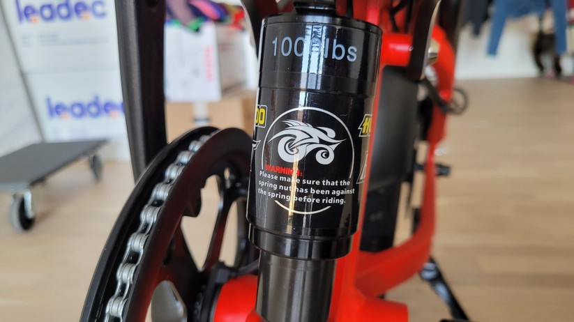 Faltbares E-Fatbike mit Doppelfederung und ergonomischer Sitzposition