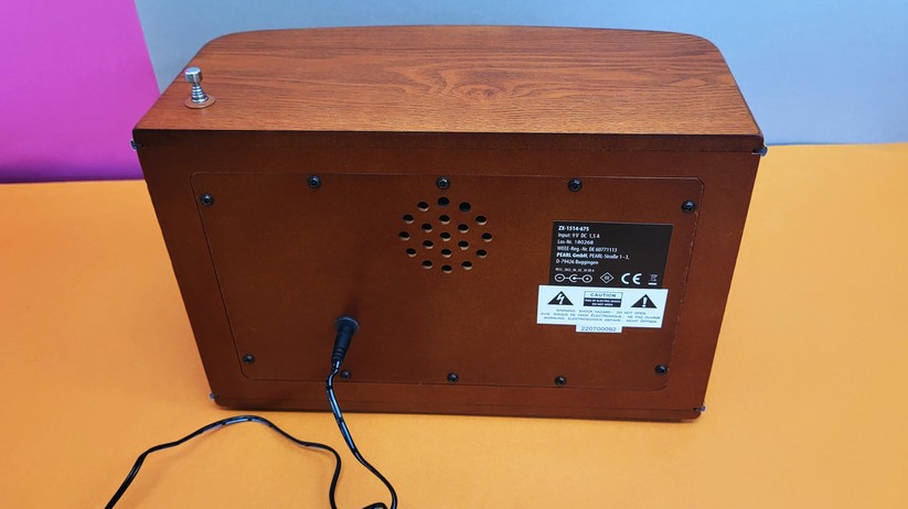Retro-Radios und Bluetooth-Lautsprecher