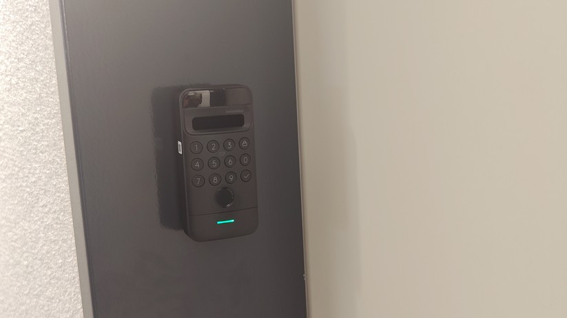 Switchbot Keypad Vision: Gesichtserkennung, Fingerabdruckscanner, NFC, PIN-Codes