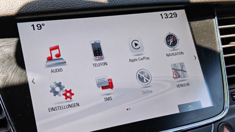 Lamtto RC26: Infotainmentsystem mit Carplay-Icon