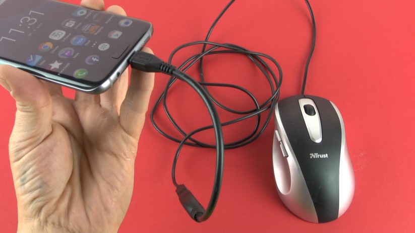 Zur Datenrettung bei einem Handy mit defektem Display eignet sich eine per USB-OTG-Kabel angeschlossene USB-Maus.