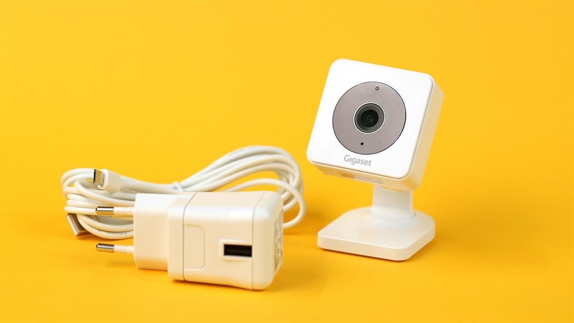 Die WLAN-Kamera ist verhältnismäßig klein und günstig, die Bildqualität ist ordentlich. Mit optionalem Cloud-Abo speichert sie im Alarmfall bis zu fünf Minuten Video auf einem Online-Speicher.