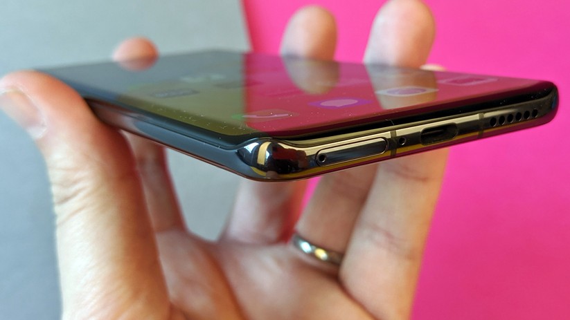 Der Rahmen ist an den Ecken hochgezogen