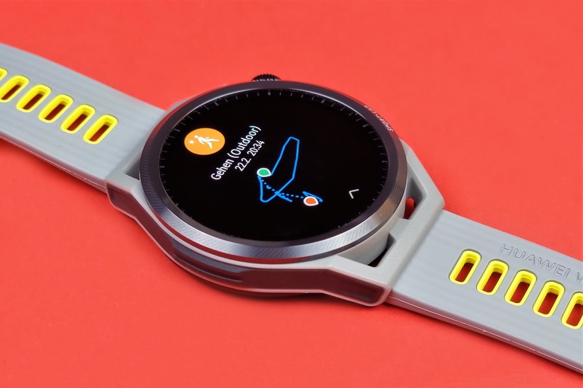 Huawei Watch GT Runner: Zurückgelegte Routen lassen sich direkt auf dem Display einsehen.