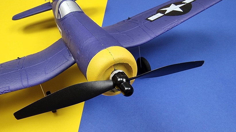 RC-Flugzeuge: F4U corsair und P51 Mustang
