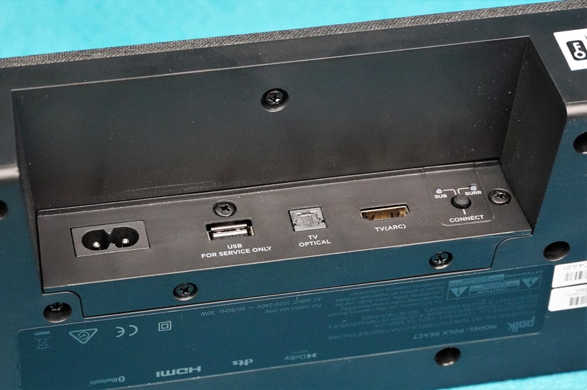 Polk React: Zur Ausstattung gehört neben einem HDMI- auch ein optischer Audio-Eingang. 