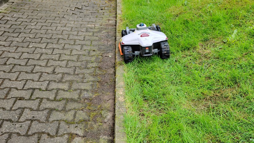 Mammotion Luba 3 AWD 3000: LiDAR, RTK und KI-Kameras, 40 cm Schnittbreite und 12-Ah-Akku