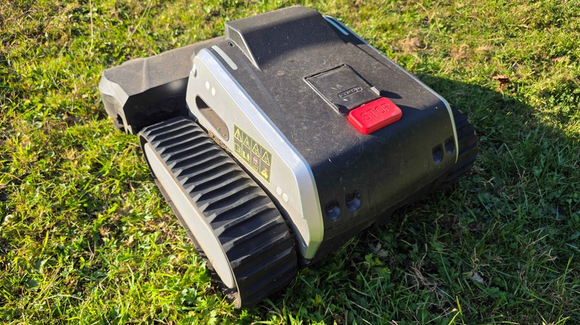 Lymow One Plus: Mähroboter mit Raupenantrieb, RTK- und kameragestützte Navigation sowie ungewöhnlich große Rotationsmesser.
