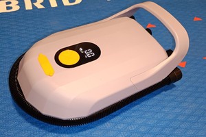 Elektrische SUP-Pumpe Airbank Whale Shark Pro im Test: 7800-mAh-Akku & 20 PSI