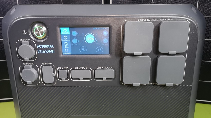 Das Frontpanel ist übersichtlich gestaltet.