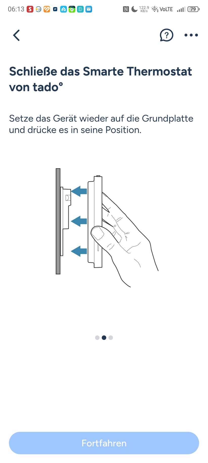 Die Tado-App erleichtert nicht nur die Inbetriebnahme mit zahlreichen Grafiken, sondern bietet auch eine einfache Bedienung, inklusive Erstellung von Heizplänen und liefert zudem detaillierte Informationen zum Heizbetrieb. Der volle Funktionsumfang steht allerdings nur mit einem kostenpflichtigen Abo zur Verfügung. Dafür muss man entweder 4 Euro monatlich oder 30 Euro jährlich bezahlen.