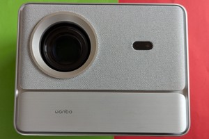  Full-HD-Beamer mit Google TV für 200 Euro