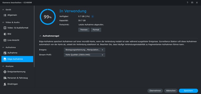 Synology CC400W: Die KI-Überwachungskamera bietet zahlreiche Einstellungsmöglichkeiten. Dazu zählen neben der typischen Erkennung von Personen und Fahrzeugen auch die Möglichkeit, diese zählen zu lassen. Die Bildqualität tagsüber geht in Ordnung. Dank HDR bietet sie ein ausgewogenes Bild. Bilder bei Dunkelheit sind aber nur mittelnäßig.