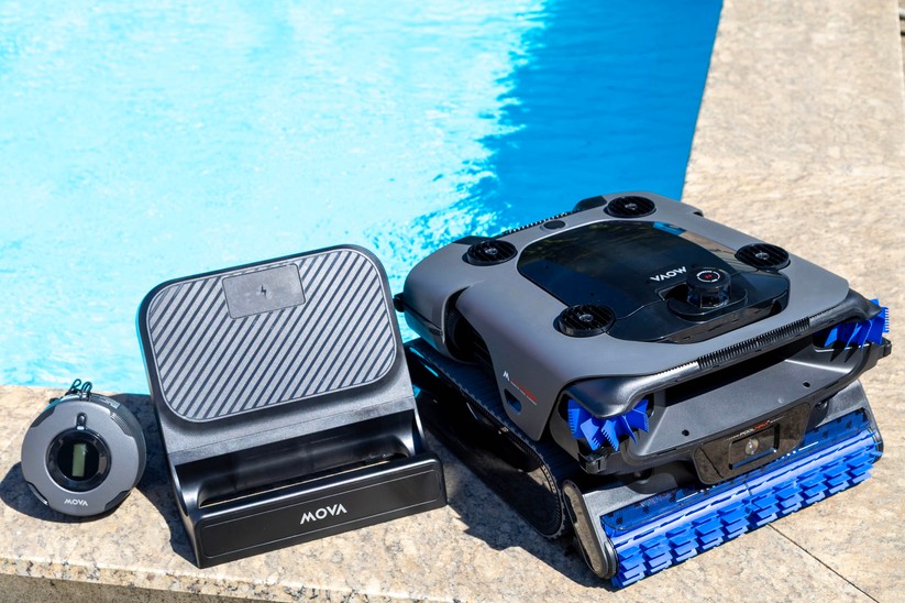 Mova Rover X10 mit Station und Boje