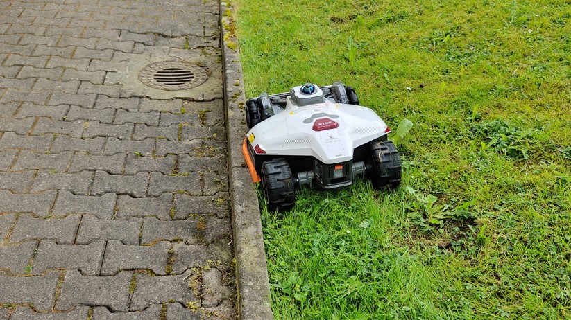 Mammotion Luba 3 AWD 3000: LiDAR, RTK und KI-Kameras, 40 cm Schnittbreite und 12-Ah-Akku