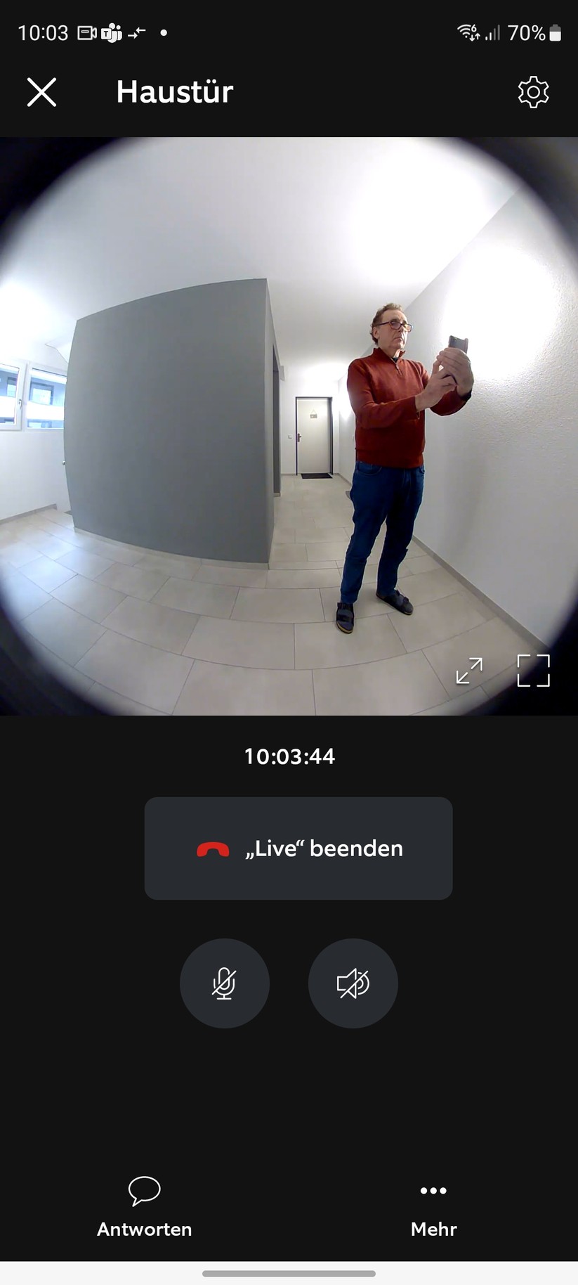 Ring liefert mit der neuen Battery Video Doorbell eine Video-Türklingel, die eine Auflösung von 1440 × 1440 Punkte bietet und mit einem großen Sichtfeld von 150° horizontal und 150° vertikal eine Kopf-bis-Fuß-Ansicht realisiert.