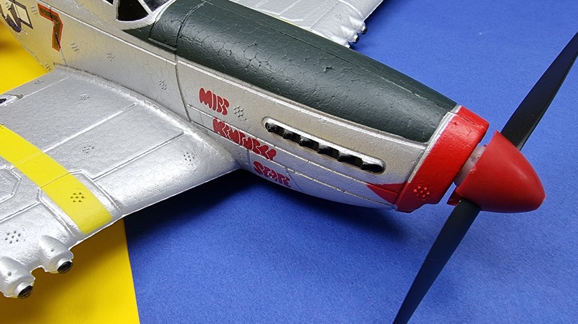 RC-Flugzeuge: F4U corsair und P51 Mustang