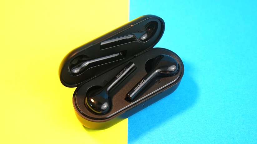 Die Ähnlichkeit zu den Kopfhörern von Apple ist sicher kein Zufall.