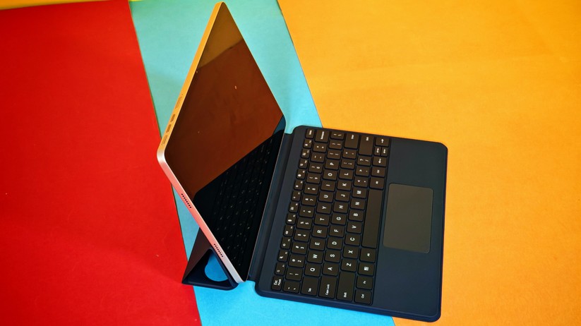 Blackview Mega 12 mit Tastaturschutzhülle