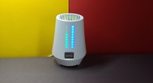 Air-Q Radon: Der Luftgütesensor misst in der Standardausstattung Radon, VOC, Temperatur, Luftfeuchtigkeit und Luftdruck. Der Air-Q Radon Science kann hingegen mit bis zu 11 Sensoren ausgestattet werden (Radon, VOC, Temperatur, Luftfeuchtigkeit, Luftdruck, CO₂, Feinstaub PM1, PM2.5, PM4, PM10, Partikelgröße).