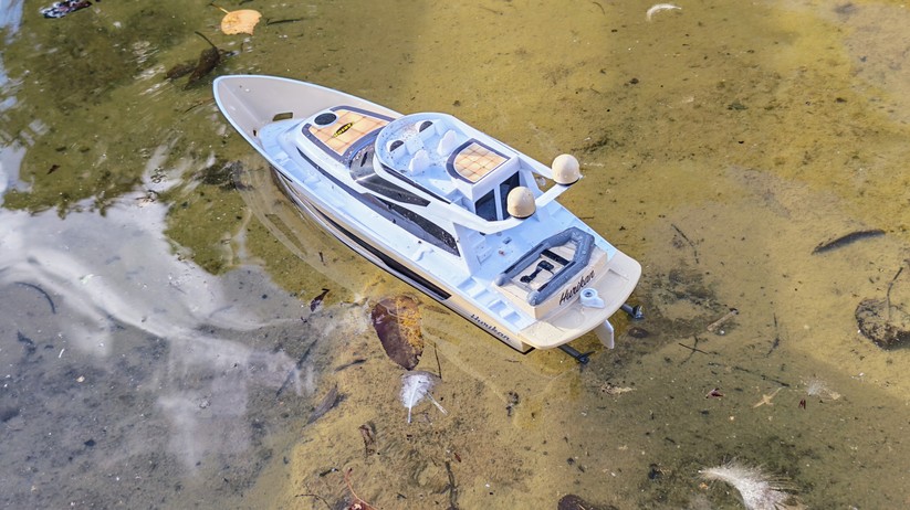 Carson RC Yacht Hurikan