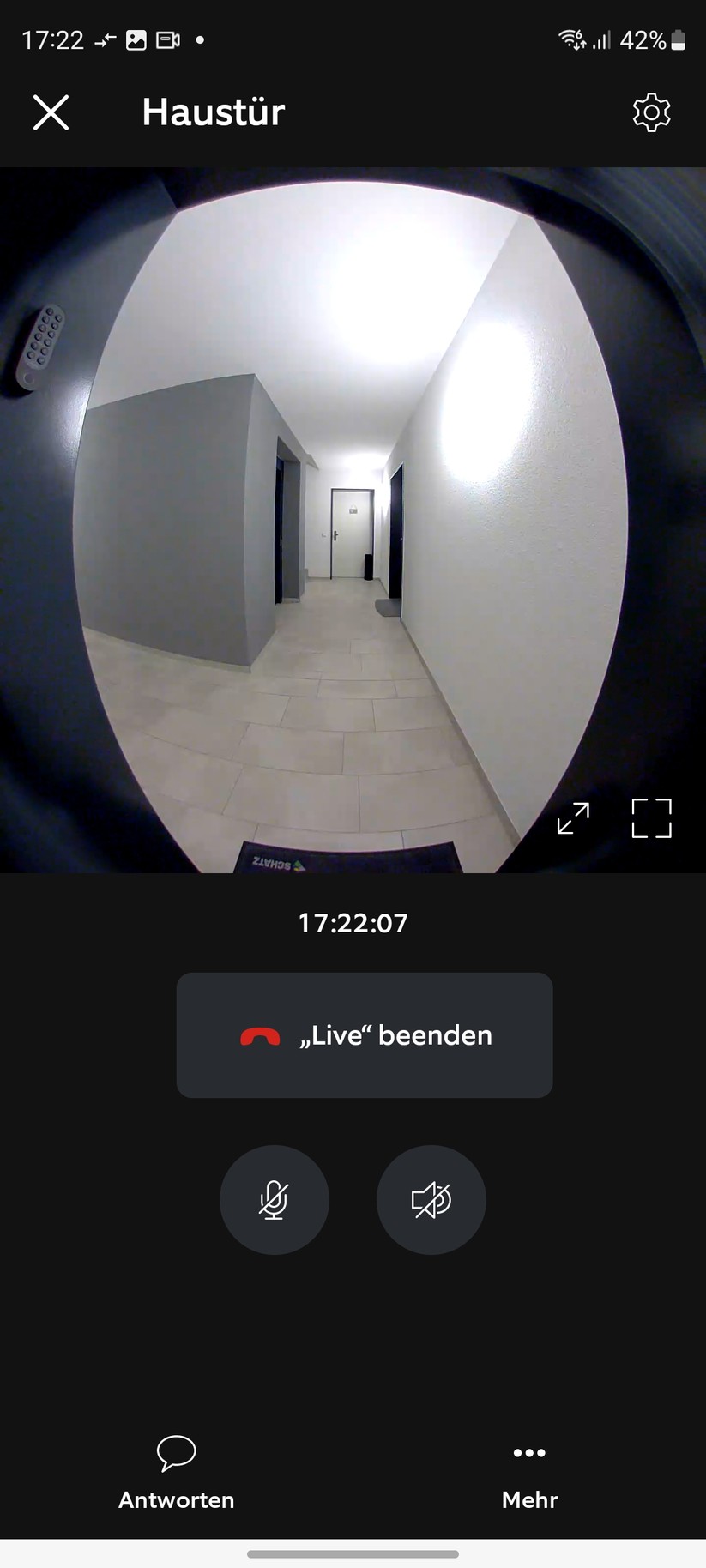 Ring liefert mit der neuen Battery Video Doorbell eine Video-Türklingel, die eine Auflösung von 1440 × 1440 Punkte bietet und mit einem großen Sichtfeld von 150° horizontal und 150° vertikal eine Kopf-bis-Fuß-Ansicht realisiert.