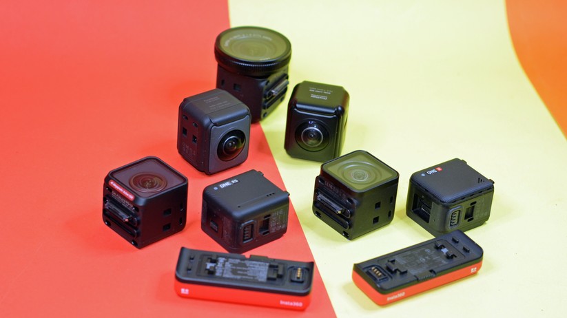 Insta360 One RS und One R inklusive der verschiedenen Module.