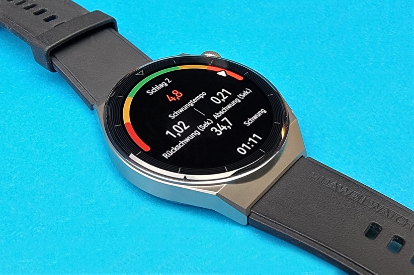  Golfer können ihren Schwung von der smarten Uhr analysieren lassen.