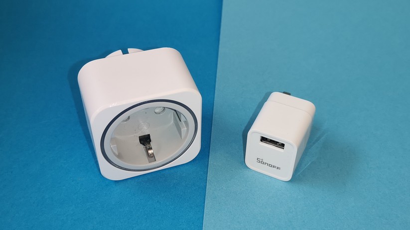 Der USB-Adapter im Vergleich zu einer WLAN-Steckdose.