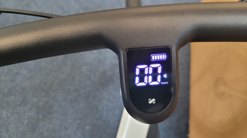 Honbike Uni 4: Das Display signalisiert die unterschiedlichen Unterstützungsstufen mit farbigen Symbolen.