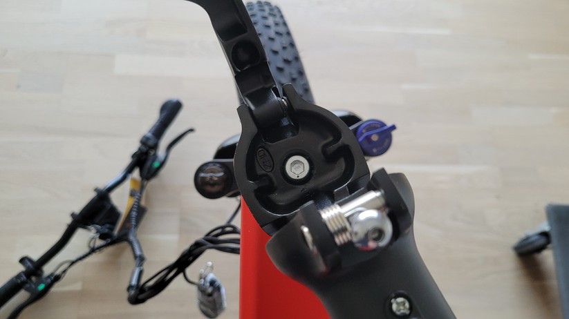  Faltbares E-Fatbike mit Doppelfederung und ergonomischer Sitzposition