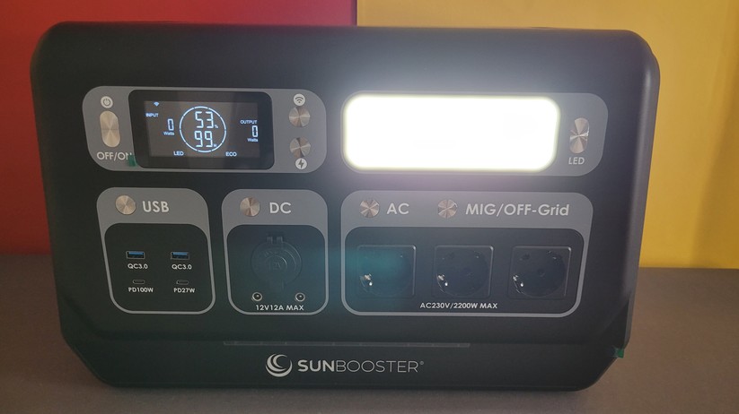 Sunbooster Powerstation Grid: Powerstation mit 2200 Watt Leistung, 2048 Wh Kapazität und Einspeisefunktion