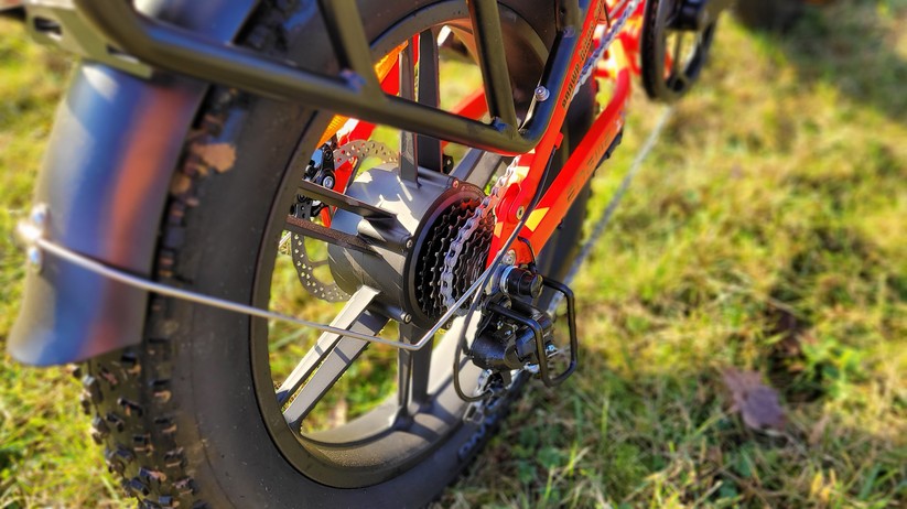  Faltbares E-Fatbike mit Doppelfederung und ergonomischer Sitzposition