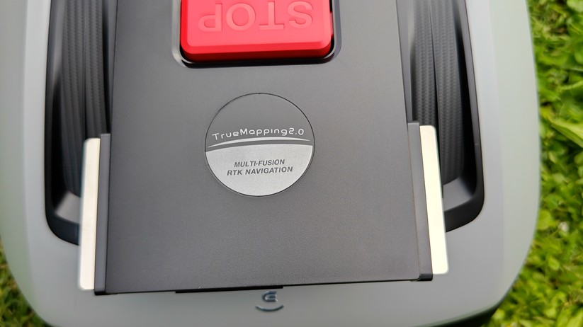 Ecovacs Goat O600 RTK bietet eine Schnittbreite von 19 cm und ist für Rasenflächen bis 600 m². 