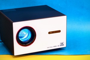 Preisrekord! Dieser 4K-Beamer kostet unter 420 Euro: Projestar Cine4K im Test