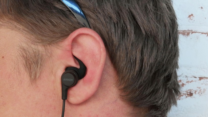 Die In-Ears sitzen auch bei starker Bewegung sehr zuverlässig im Ohr.
