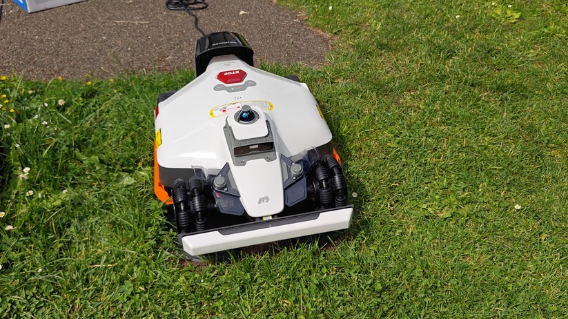 Mammotion Luba 3 AWD 3000: LiDAR, RTK und KI-Kameras, 40 cm Schnittbreite und 12-Ah-Akku